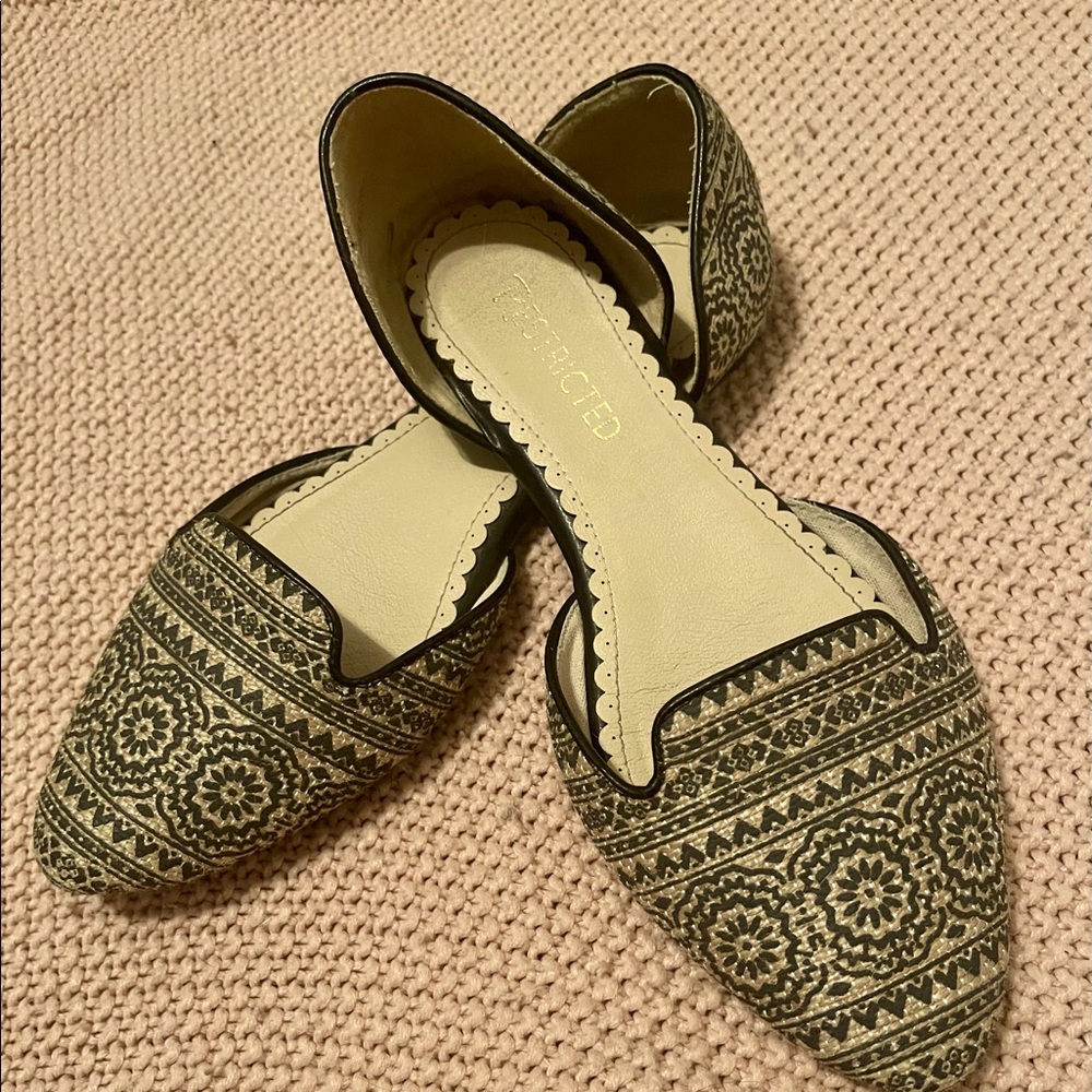 Restricted Pointy Toe Ballet Flats Size 7